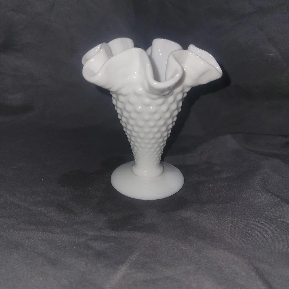 Vintage Fenton Milk Glass Hobnail Small Vase w Ruffled Edge Rim 4